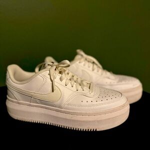 White Platform Nike Court Vision Altas